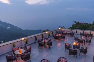 Perfectstayz Luxe mall road - Free Parking - 7
