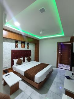 Hotel Metro Ac Rooms - 1