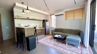 Noir House Modern Design Workspace Coco Lane - 8