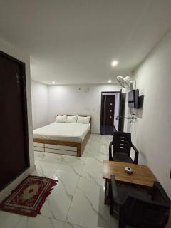 SLV Royal Residency Hotel - 2