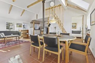 Stylish Renovated Holiday Home Sj-357 - 3