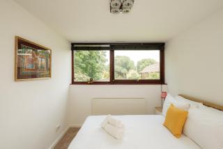 Stylish Wimbledon Home with Garden Study - 1