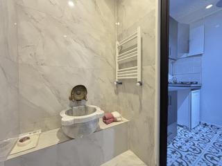 Stylish 1BR w Private Turkish Bath • Near Galata - 9