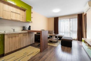 Comfortable 1BR w/ Balcony & Free Parking - 5