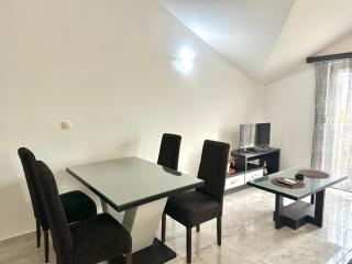 SeaSide Holiday Apartment - 9