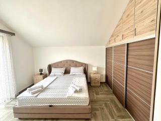 SeaSide Holiday Apartment - 5