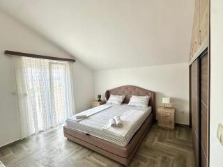 SeaSide Holiday Apartment - 3