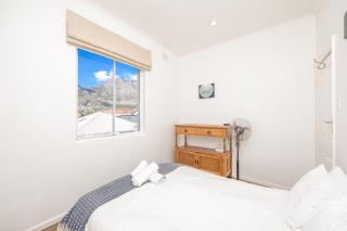 Amazing 2 Bedroom Apartment with mountain views on Kloof street - 7
