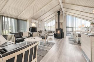 Spaceous Wooden Holiday House With Spa - Sj724 - 4