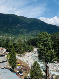 Shanti Cafe - Signature Stays Manali - 3