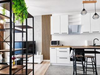 Pogonowskiego 73 Modern Apartment with AC & Parking - 9