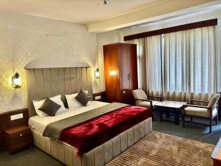 Shanti Cafe - Signature Stays Manali - 5