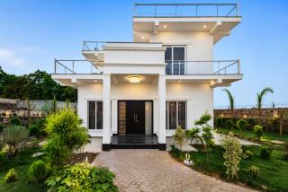 ELIVAAS Signature JP Farmstay 5-BHK Retreat with Kids' Room, Bar Area & Sit-out - 0