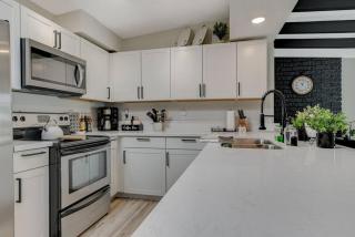Lady Luck Villa w/ Pool & Games Near Strip - 8