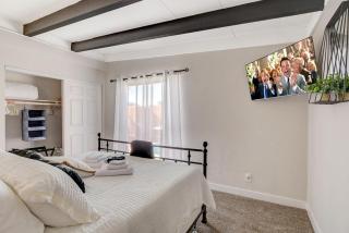 Lady Luck Villa w/ Pool & Games Near Strip - 5