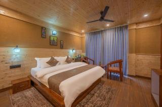 The Charvi Retreat I Vacations I Conference I MICE I Family Events I Open Air Terrace I Sky Bonfire I Wooden Rooms With Pvt Balconies I Kufri by Exotic Stays - 1