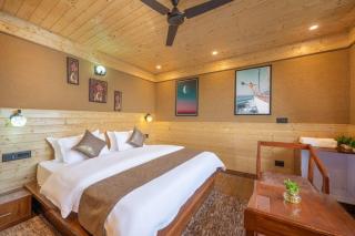 The Charvi Retreat I Vacations I Conference I MICE I Family Events I Open Air Terrace I Sky Bonfire I Wooden Rooms With Pvt Balconies I Kufri by Exotic Stays - 2