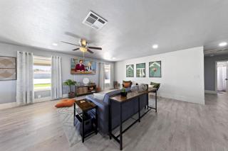 Elevated PickleBall Retreat - 3
