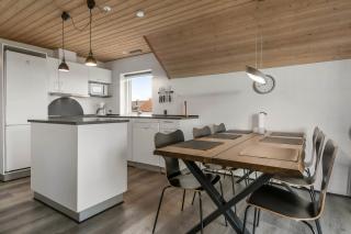 Holiday Home With Jacuzzi And Sauna - Sj555 - 2