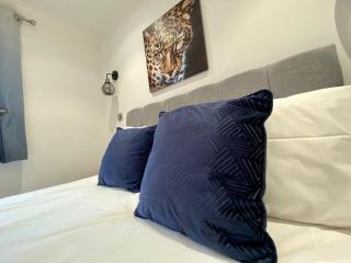 Gorgeous 3 Bedroom 2 Bathroom Family Home - 7