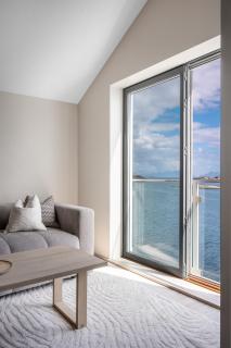 Top apartment with seaview in Henningsvær - 8