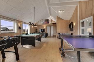 Large Home W Pool & Fun By The North Sea - Sj300 - 8