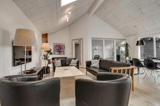 Large Home W Pool & Fun By The North Sea - Sj300 - 3