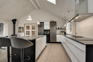 Large Home W Pool & Fun By The North Sea - Sj300 - 1