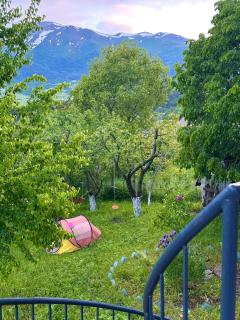 Cozy Dez Guest House with Dreamy Mountain Views - 6