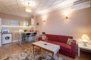 Well-Styled Bright and Cozy Escape - 9