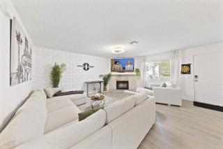 Summerlin Vegas Pool Condo w/ Hot Tub & Games - 3