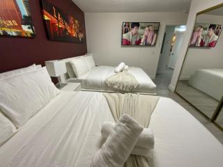 Summerlin Vegas Pool Condo w/ Hot Tub & Games - 1