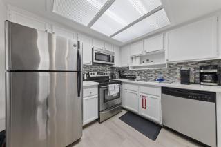 Summerlin Vegas Pool Condo w/ Hot Tub & Games - 3