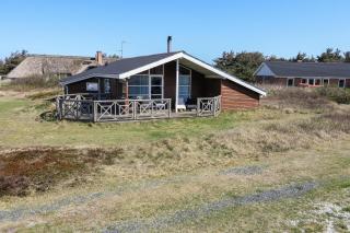 Cozy Cottage With Wooden Stove By The Sea - Sj732 - 0