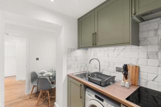 Stylish 2BR Apartment Near Beckenham Station - 5