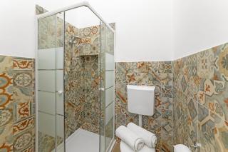 Casa Miggiano 6 BR Apartment in Town - Happy Rentals - 3