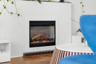 Scarborough Beach Retreat Pool, Fireplace & Walk - 4