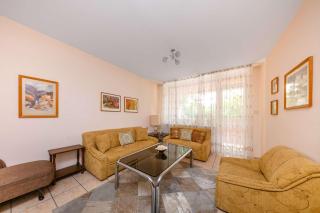 Cozy 2BD Apartment with Sunny Balcony by Flаt Mаnаger - 9