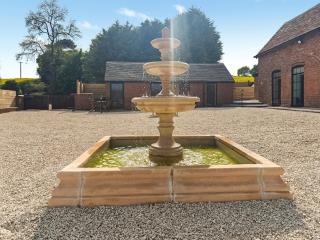 Fountain Front Barn - Uk45937 - 8