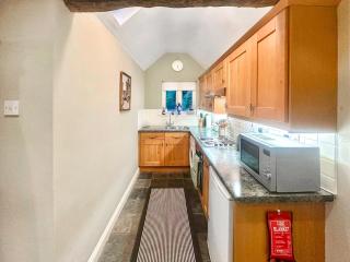 Manor Cottage - 3