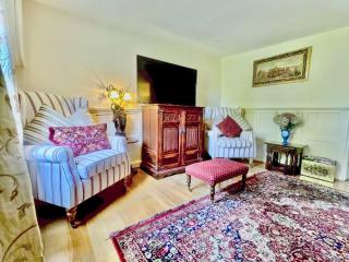Manor Cottage - 0