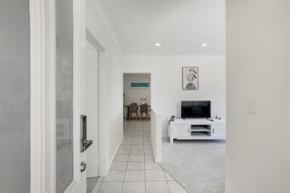 Relaxed Coastal Living 550m To Scarborough Beach - 5
