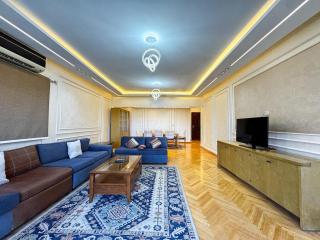 3BDR Apartment with Balcony l Dokki - 2