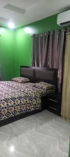 PAUL's PLACE - 1
