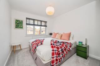 3BR Detached l SuperKing l Parking x2 l Sleeps 7 - 2