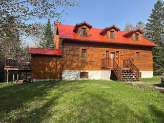 Chalet Brise du Nord with Private Spa and Pool Table & Games - 5