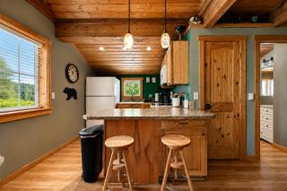 Lil Bigfoot Chalet - 3
