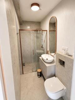 Nad Samą Wodą Villa Luksusowy dom nad Jeziorem z prywatnym pomostem i jacuzzi - 6