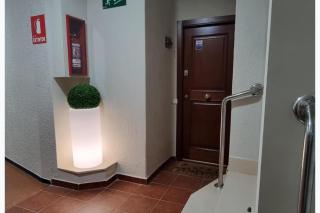 2 Bed Flat - Sleeps 6 - Pets - Pool - Parking - 6