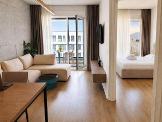 Luxe Living Suites - Kompleksi Kontakt Magnet - 0